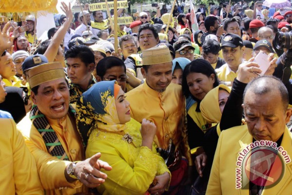 Nurdin Halid urus administrasi kepindahannya ke Makassar