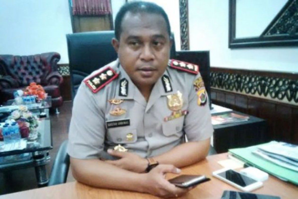 Polisi Jayapura mengamankan pasangan selingkuh dari amukan massa 