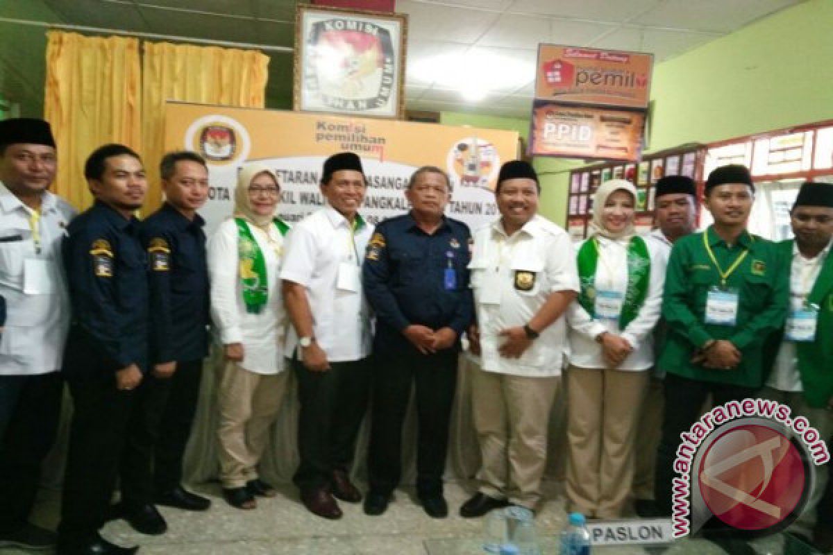 Udin-Edison daftar ke KPU Pangkalpinang