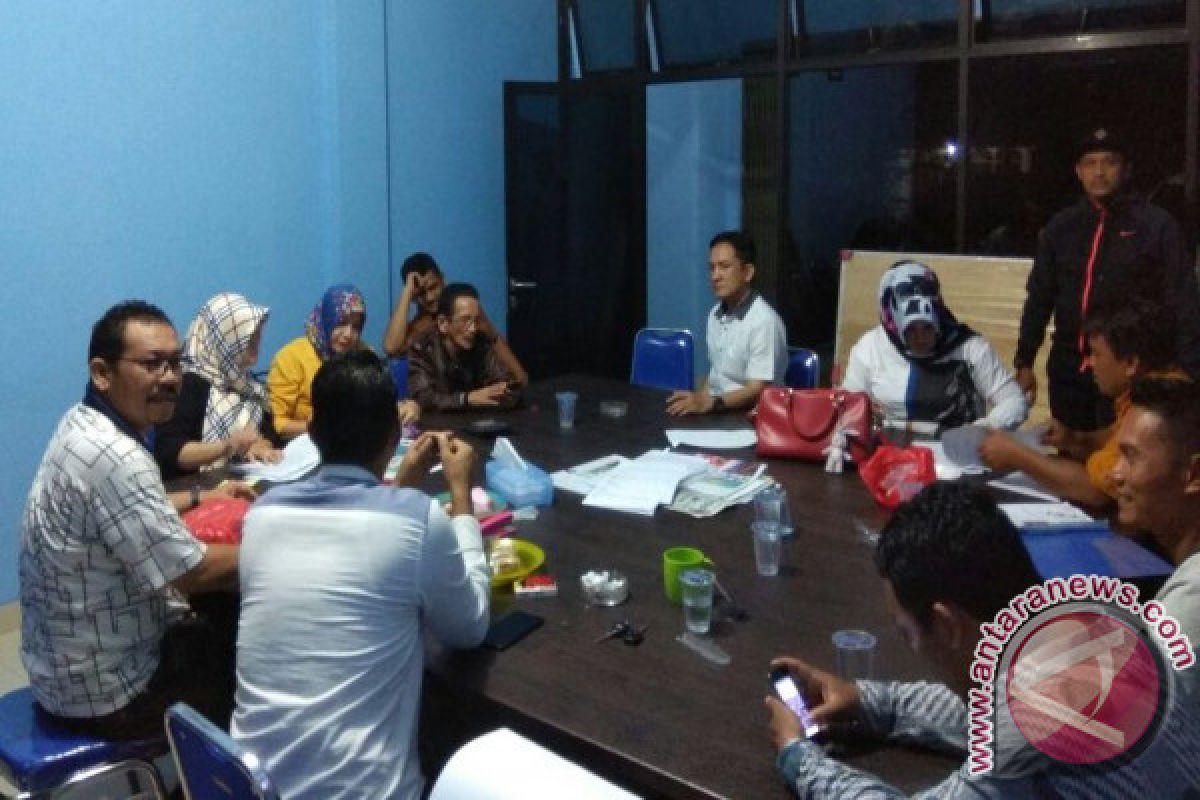 Pasangan EKSIS gelar doa bersama anak yatim