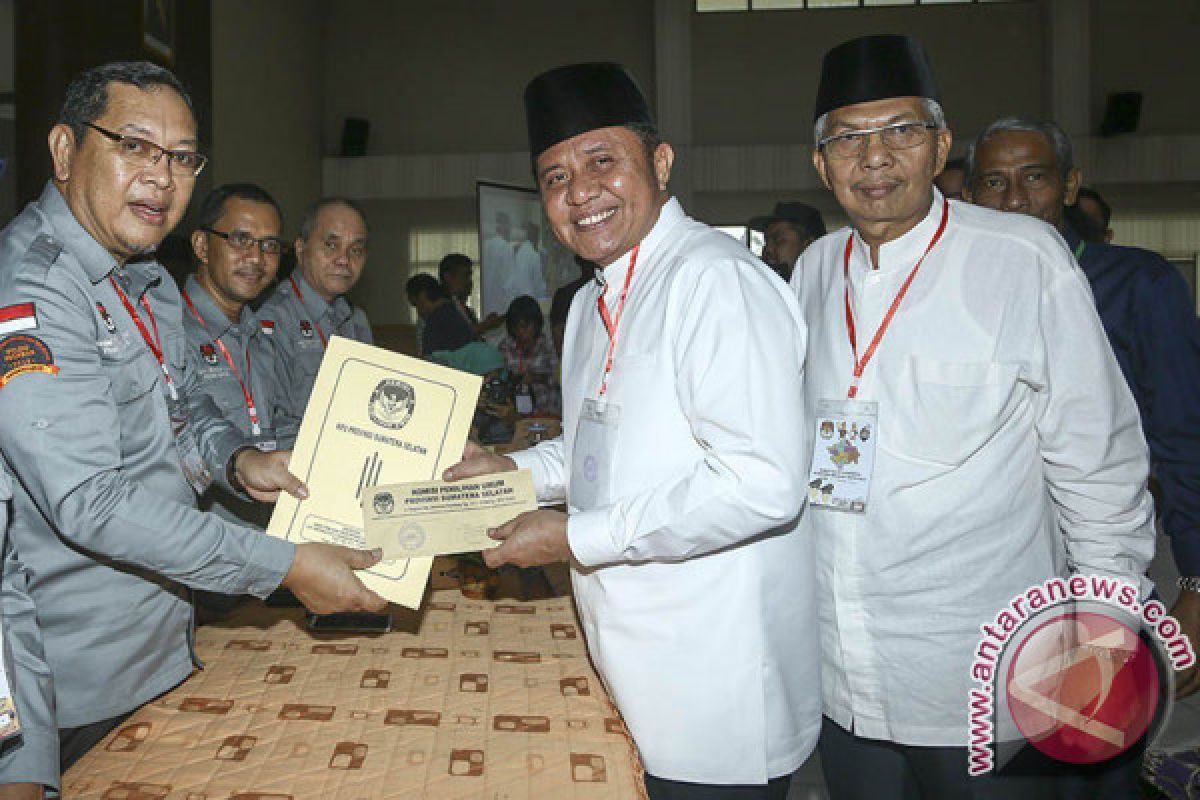 Dua cagub Sumsel daftar ke KPU