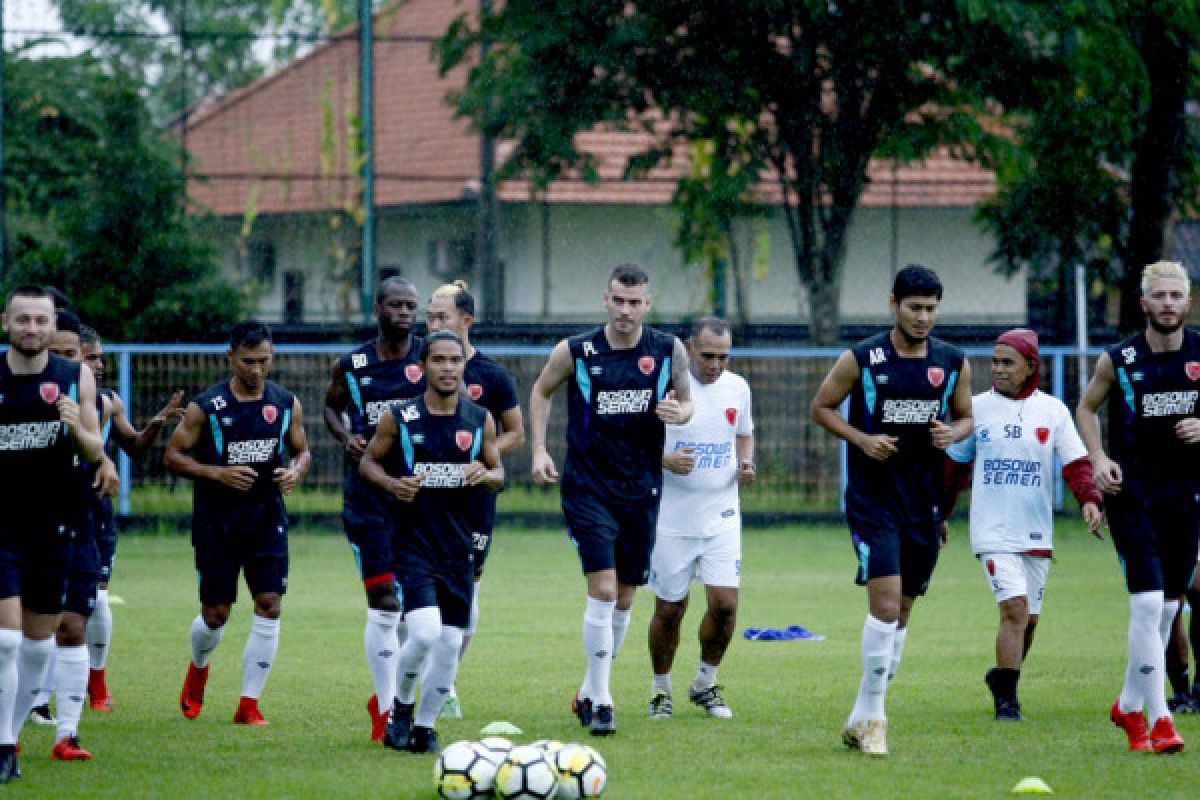 PSM pulangkan tiga pemain seleksi di Bali