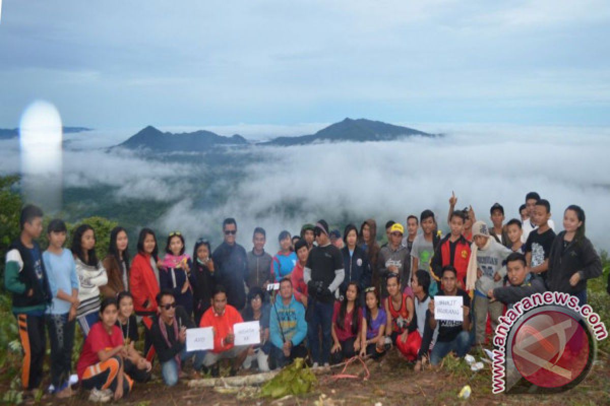 Indahnya alam Bukit Burang Sekadau