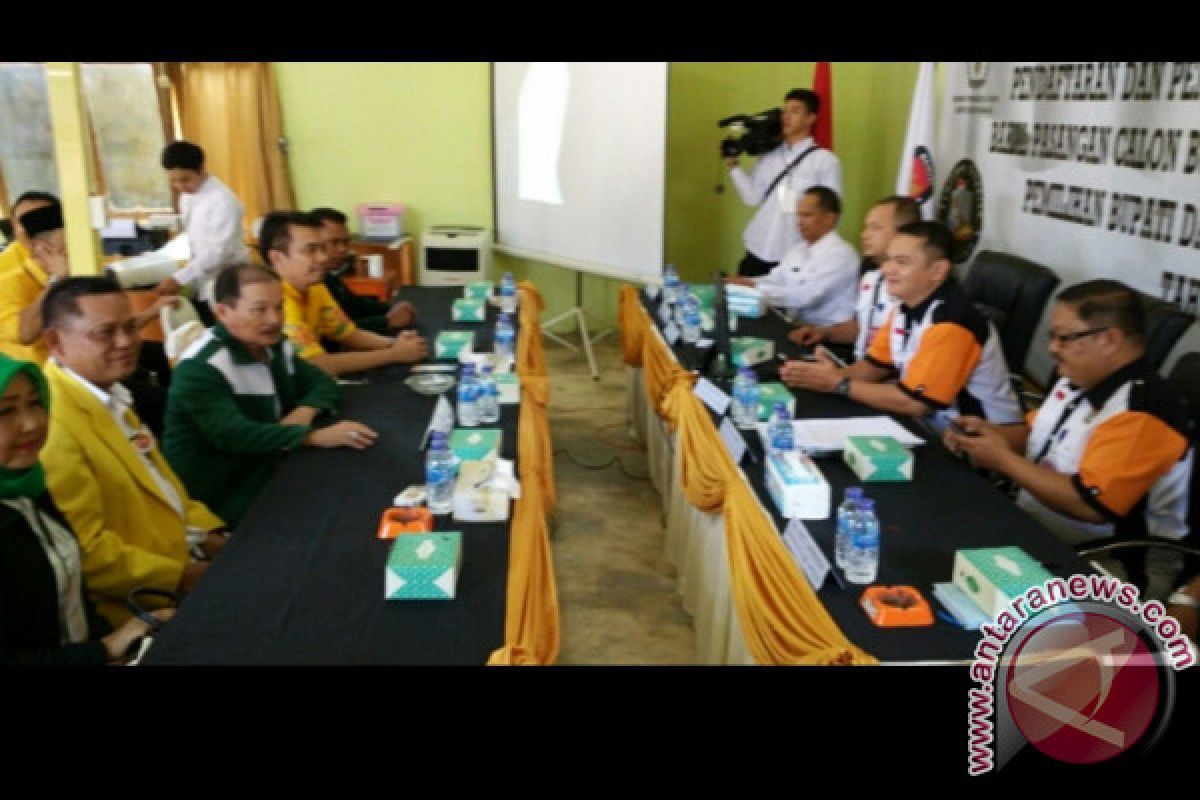 Yansen - Ason mendaftar ke KPU Sanggau