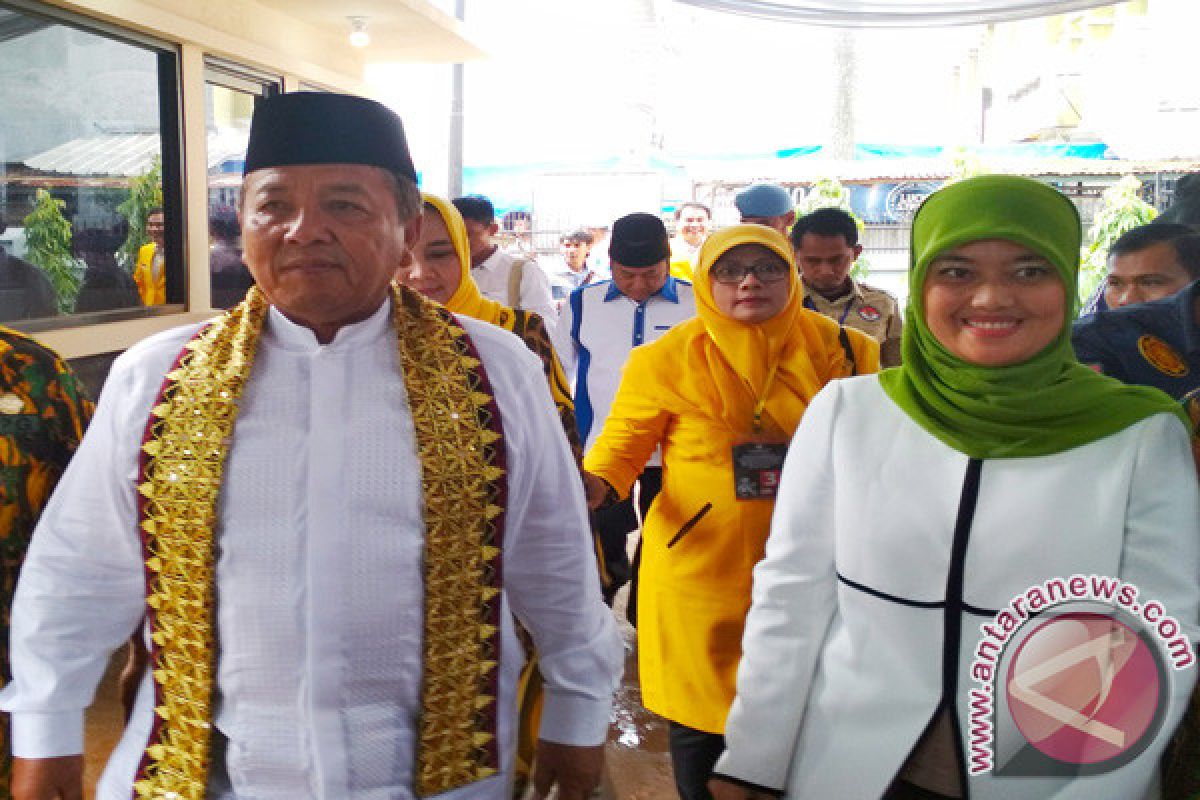 Warga penuhi rapat pleno Gubernur Lampung