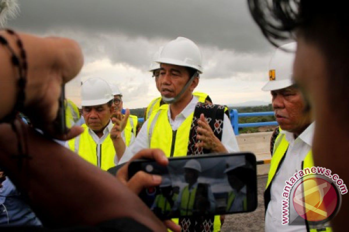 Jokowi perbanyak embung di NTT