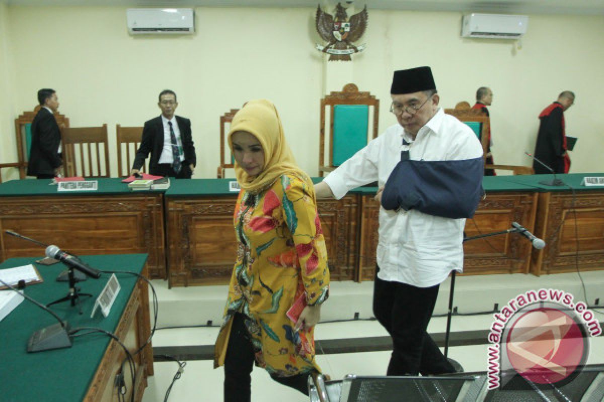 Rp800 juta masuk ke kas negara dari terpidana eks Gubernur Bengkulu dan istri