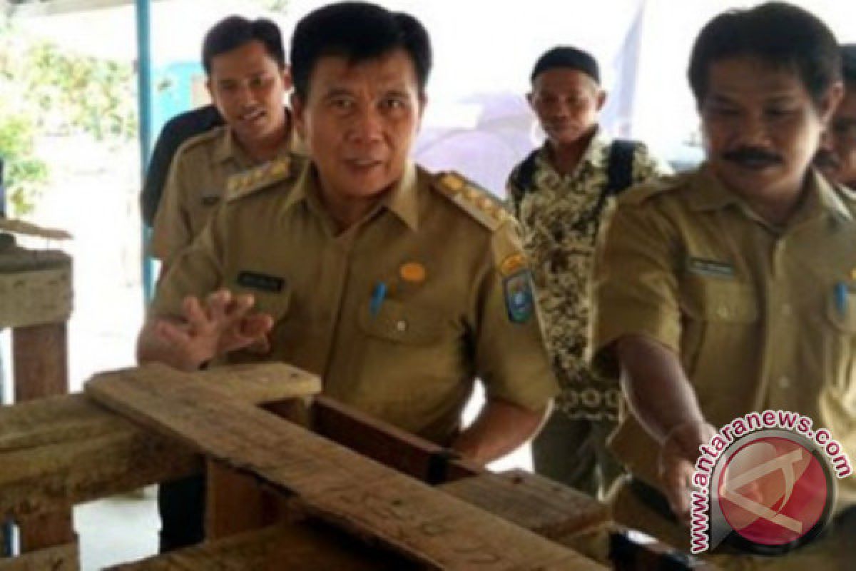 Pemkab Bangka Tengah salurkan bantuan 2.000 bibit ikan nila