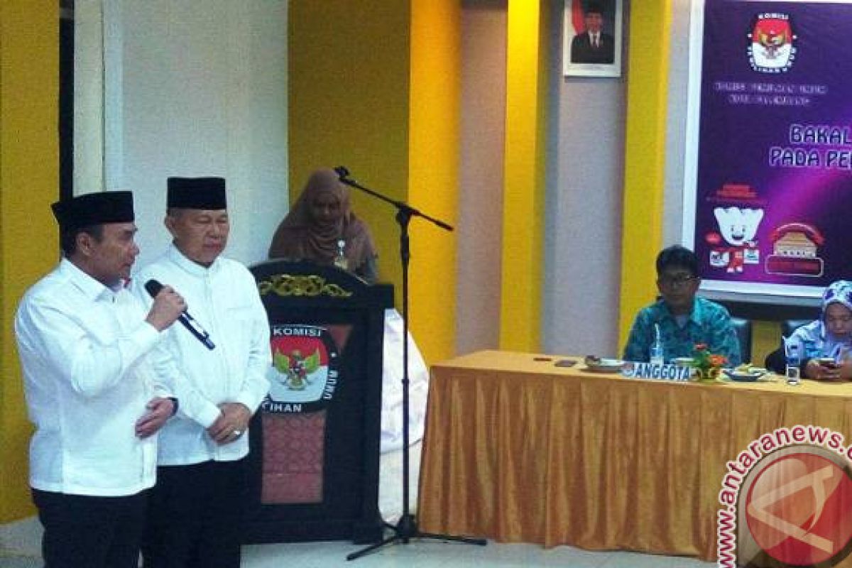 Pimpinan parpol antarkan Mularis-Syaidina ke KPU Palembang 