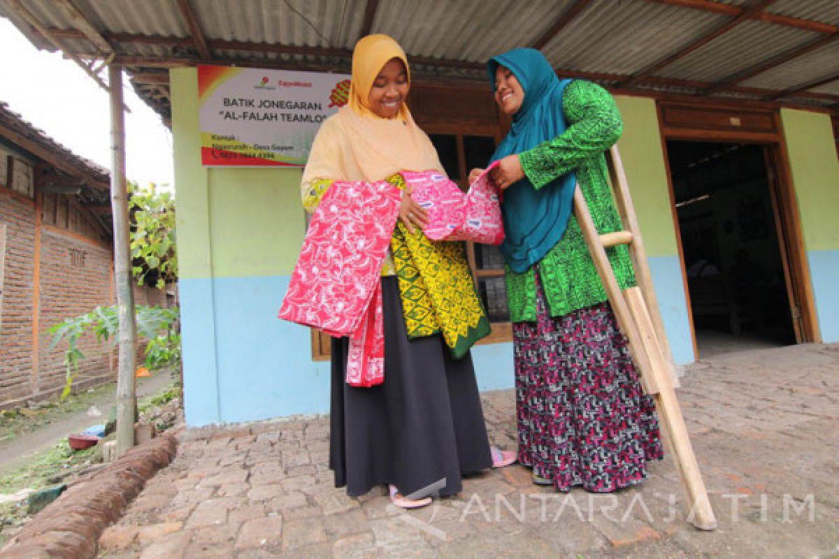 Program Pengembang Industri Kreatif Batik Jonegoroan SKK Migas - EMCL - Semangat Pantang Menyerah Perempuan Gayam