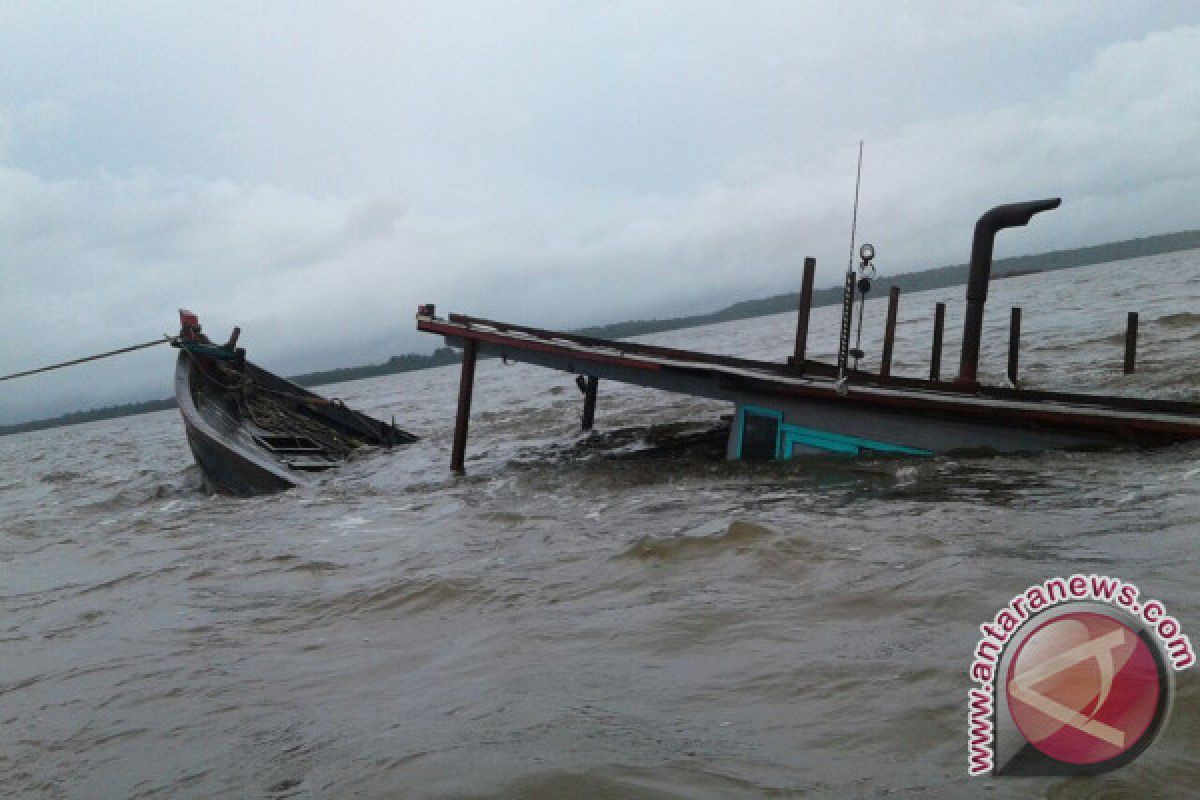 Posmat Muara Kubu bantu evakuasi KM Sinar Kakap