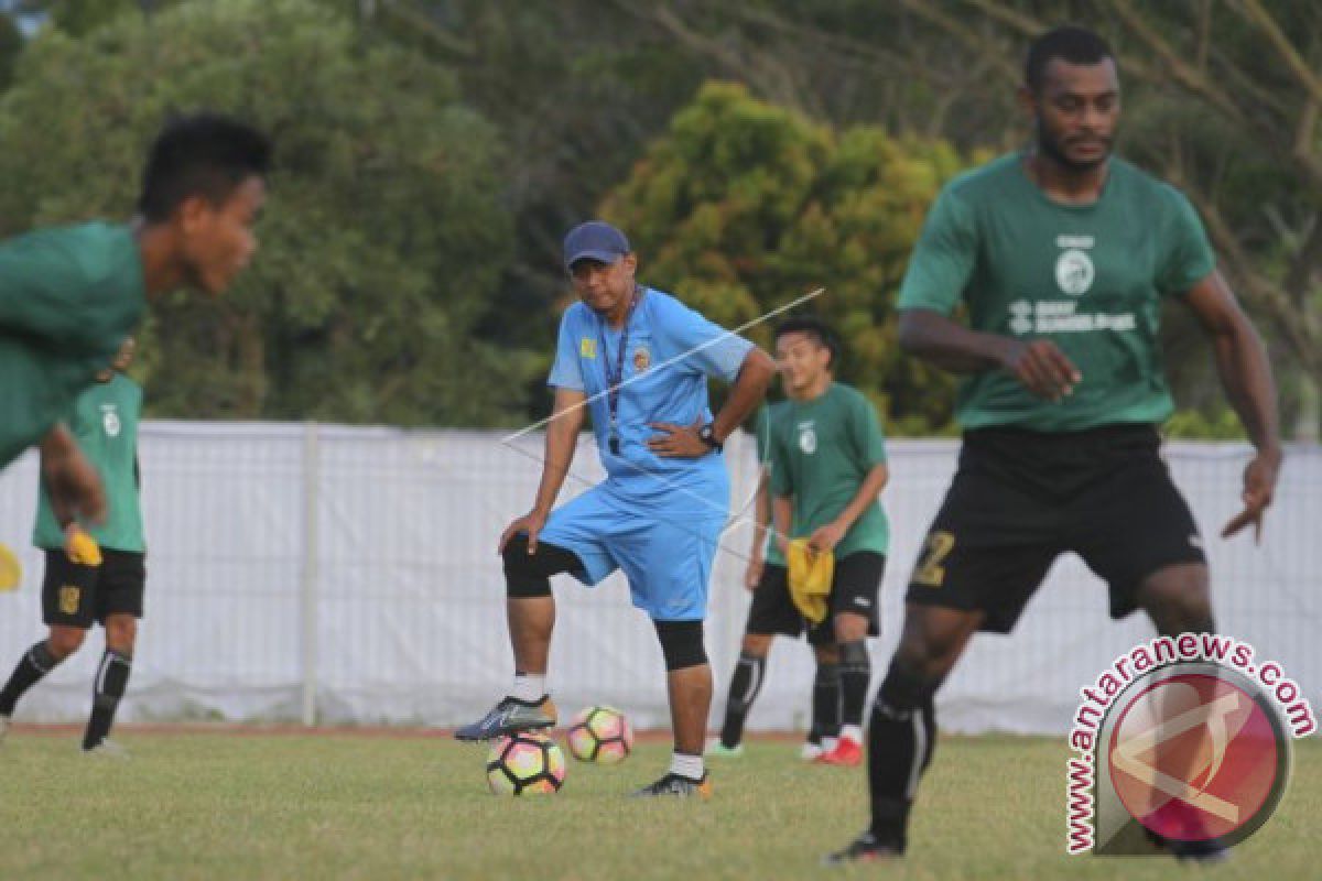 Rahmat Darmawan Ingin Libas Pelatih Persib