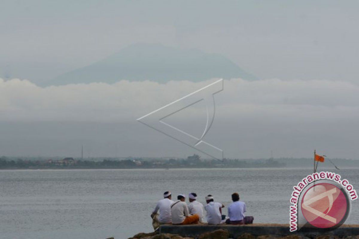 PVMBG Catat Empat Kali Letusan di Gunung Agung