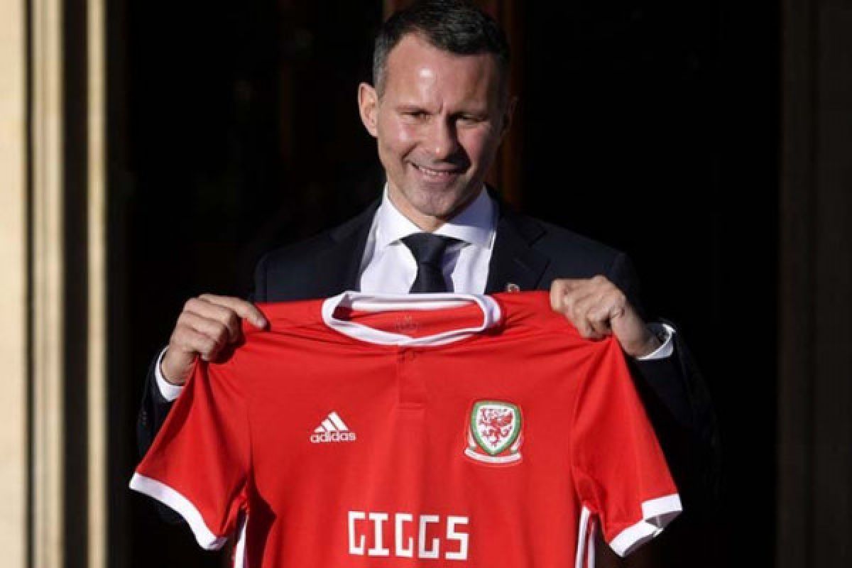 Giggs resmi latih Timnas Wales 