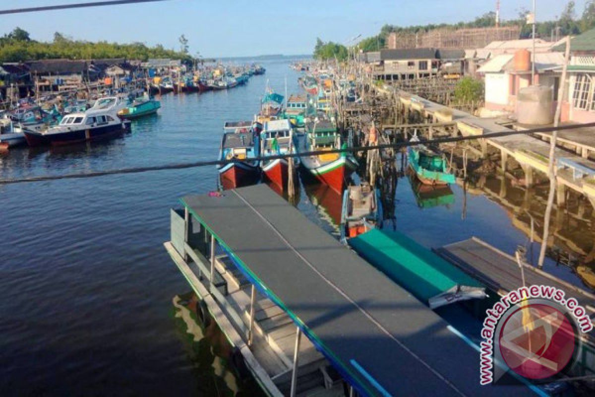 Nelayan Koba Bangka Tengah kesulitan solar