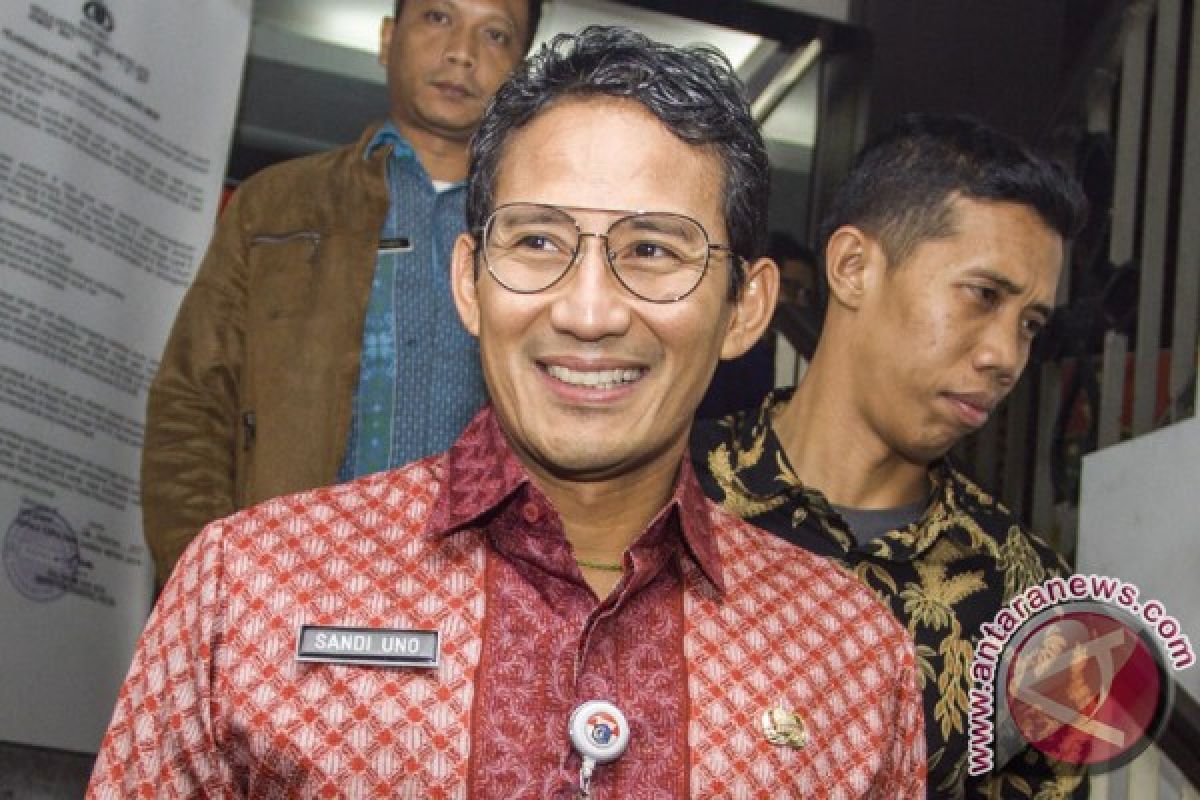 Sandiaga dukung LKB populerkan batik Betawi