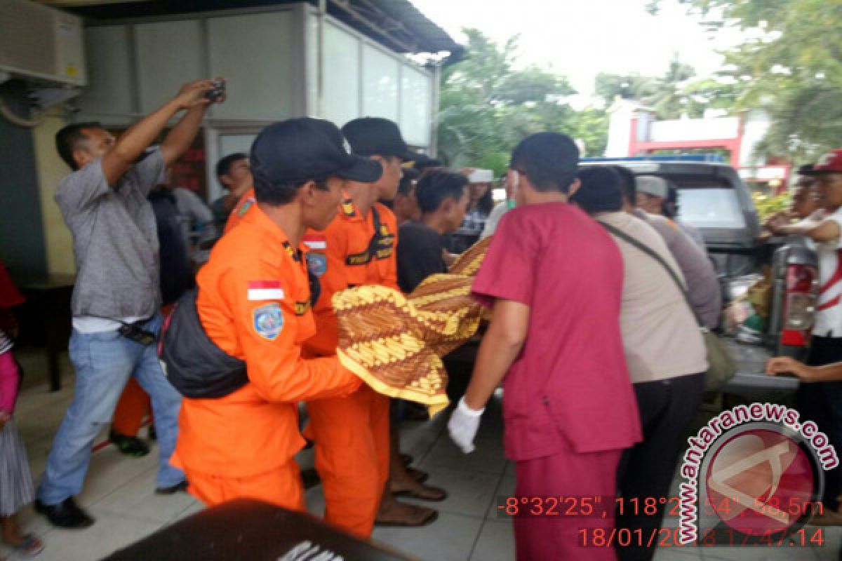 SarifuddinTewas Ketika Memancing Ikan di Sungai Dompu