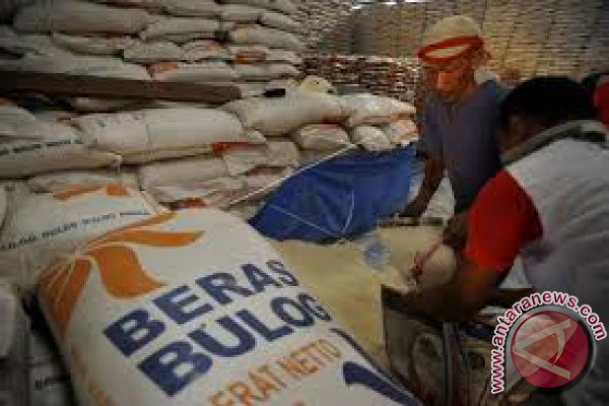 Distributor intensif cadangkan beras kebutuhan Maluku Tengah