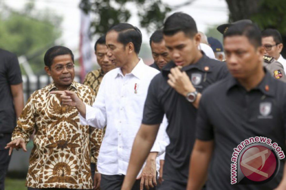 Presiden Jokowi serahkan ribuan sertifikat tanah di Palembang