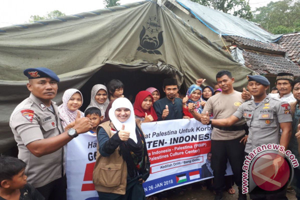 Muslimah Gaza bantu korban gempa Banten