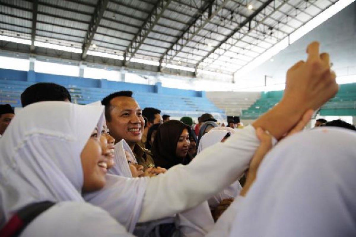 Lampung Begins Free Schooling for SMA/SMK Students