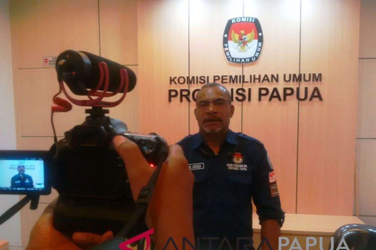 KPU terpaksa menerima dukungan ganda pada Pilkada Paniai