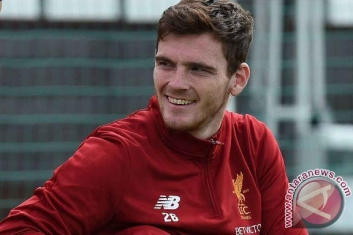 Robertson kena infeksi tangan dan absen dari persiapan Liverpool