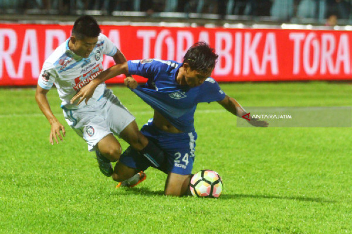 Arema FC takluk dari PSIS 0-2