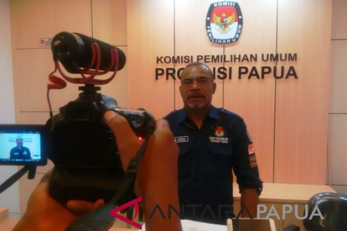 Empat bakal pasangan calon mendaftar di KPU Deiyai