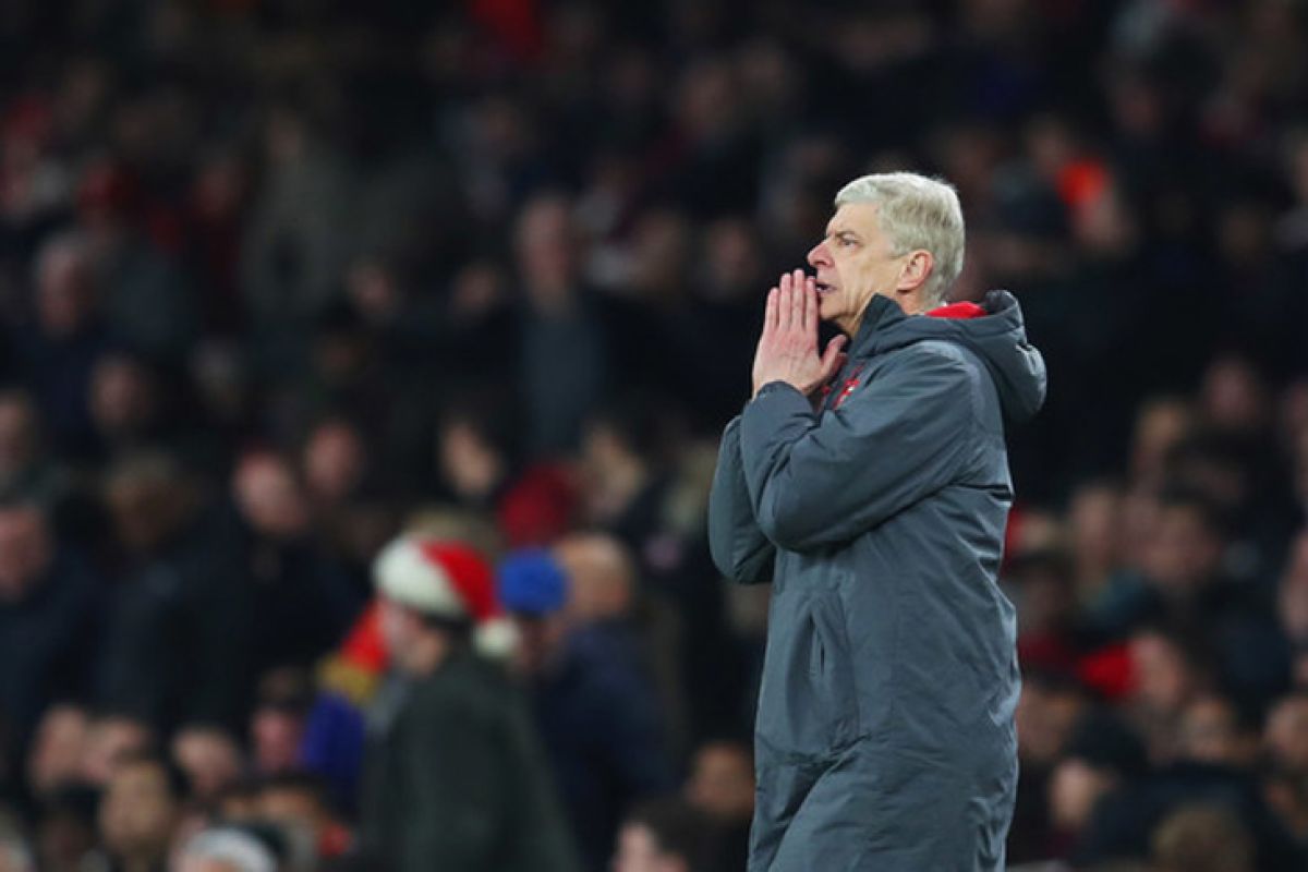 Wenger didakwa karena tentang wasit di West Brow