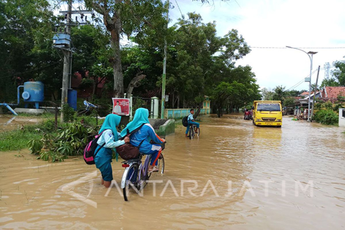 Banjir di Kota Sampang Mulai Surut