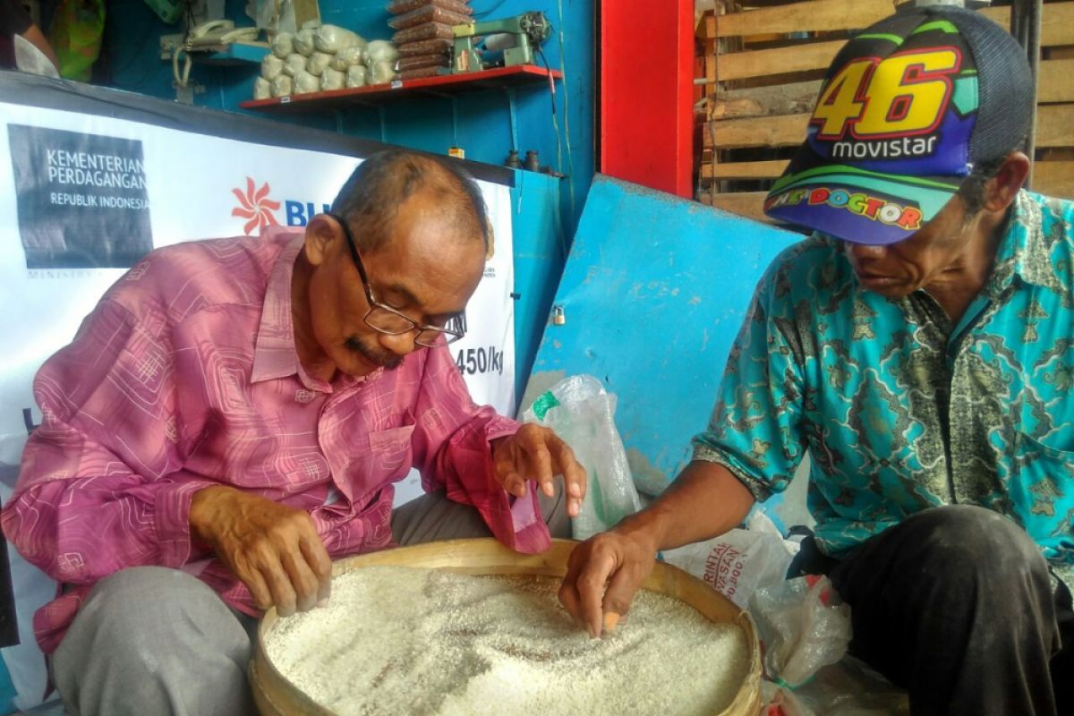 Pedagang Bojonegoro Perkirakan Harga Beras Terus Turun