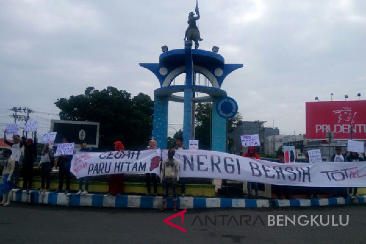 Aktivis lingkungan serukan penghentian PLTU batu bara (video)