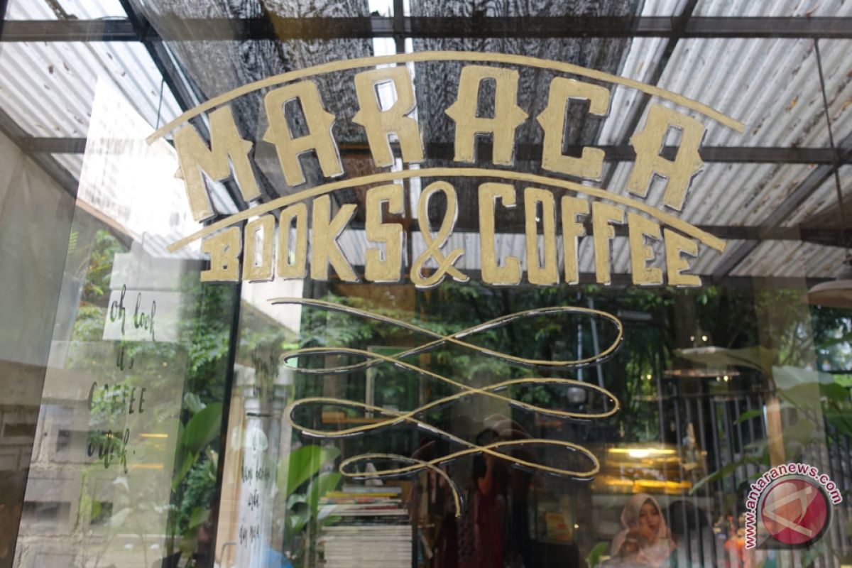 Tempat pencinta kopi dan buku di Kota Hujan