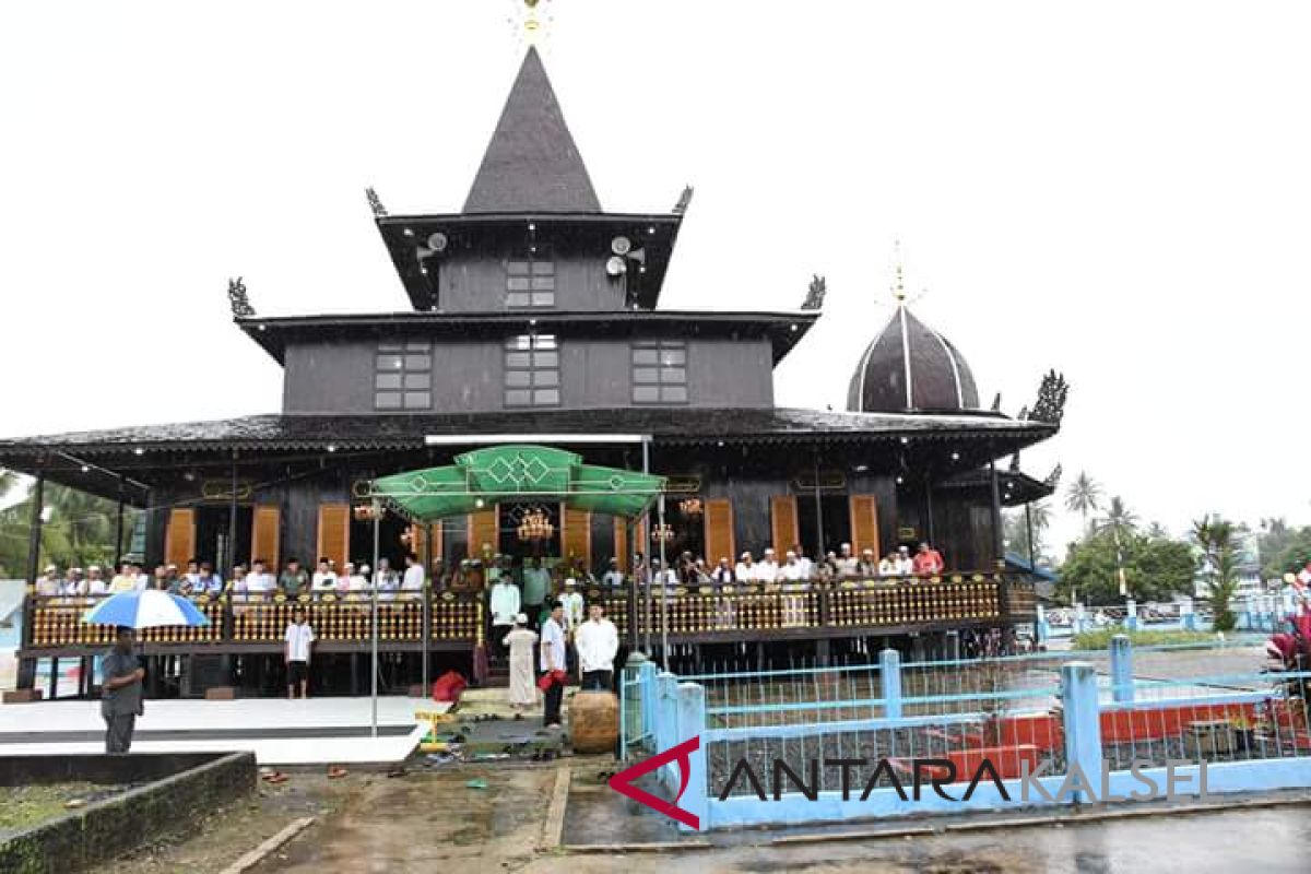 Kalsel bangun masjid bambu di obyek wisata