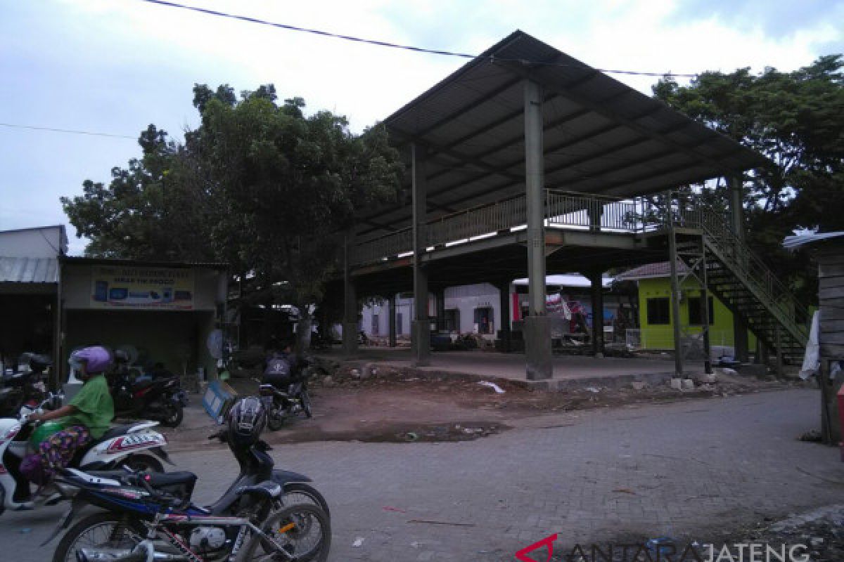 Lapak Pasar Waru Semarang segera dibagi