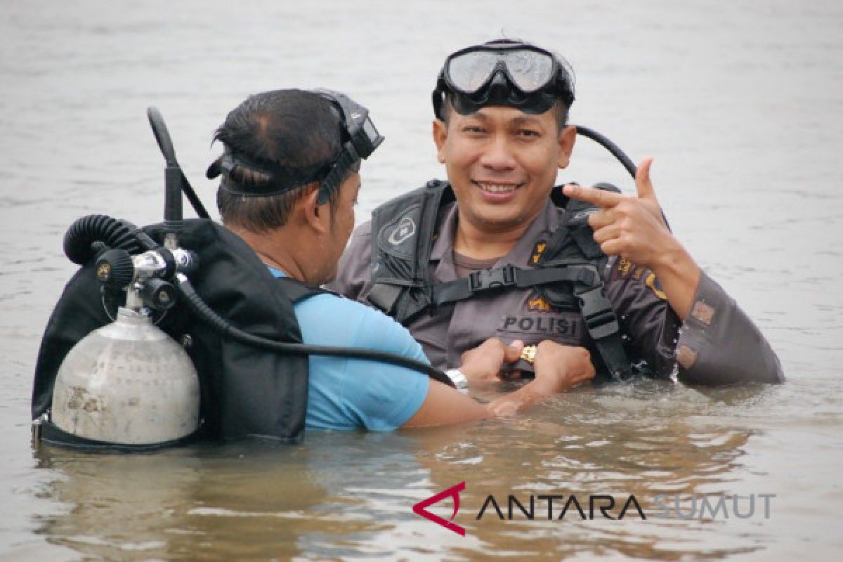 Lanal sematkan brevet scuba diver