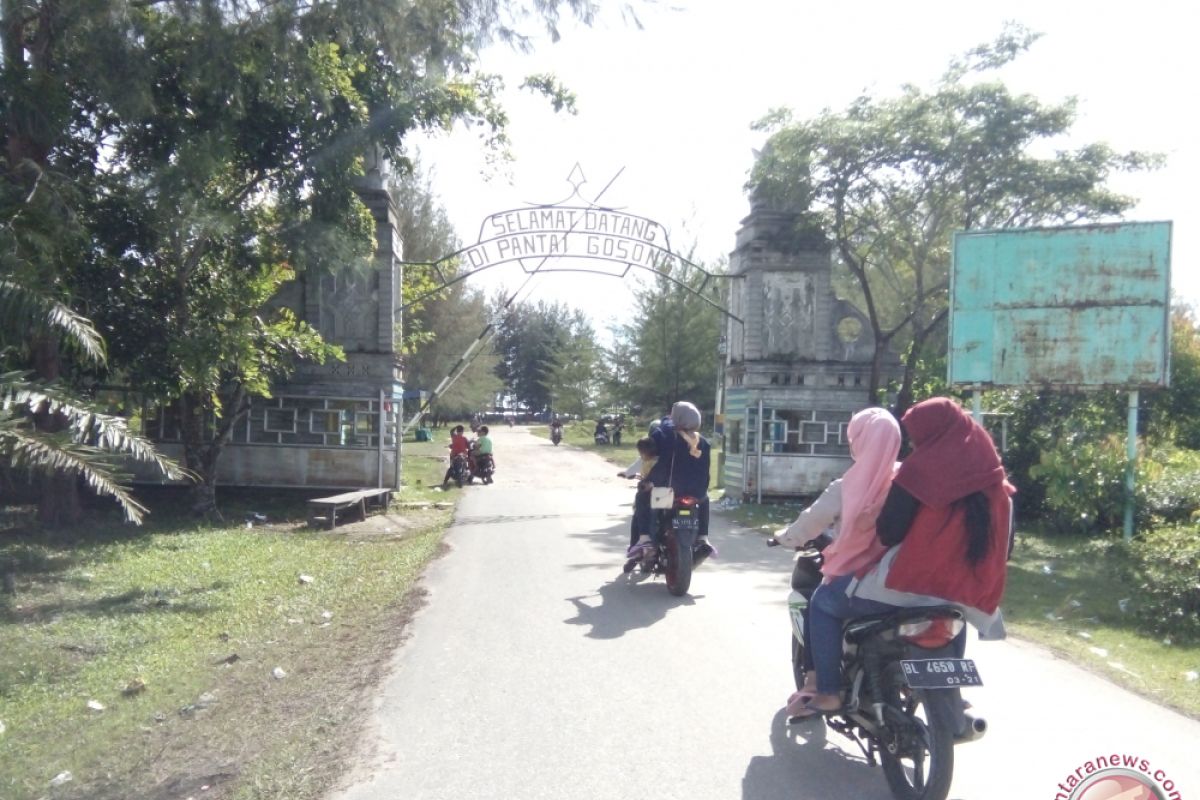 Wisata Pantai Cemara Singkil alami kerugian