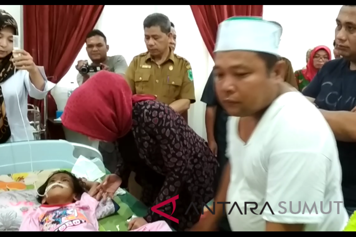 Andar berangkatkan SA ke RSUP Adam Malik