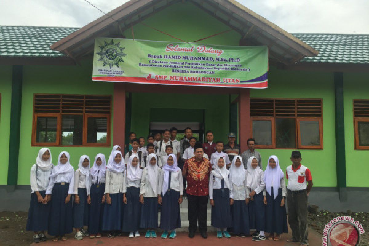 Fahri Hamzah: metode pendidikan sekolah di Indonesia harus sama