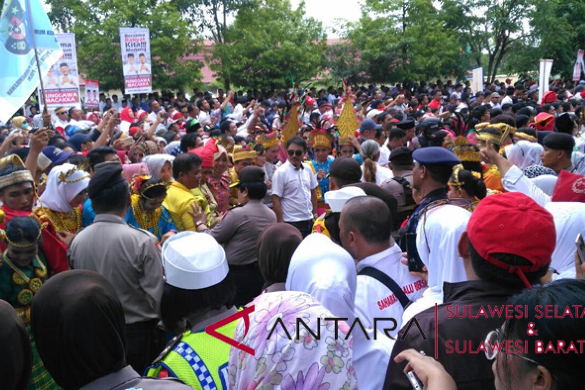 Pasangan IYL-Cakka mendaftar massa macetkan jalan