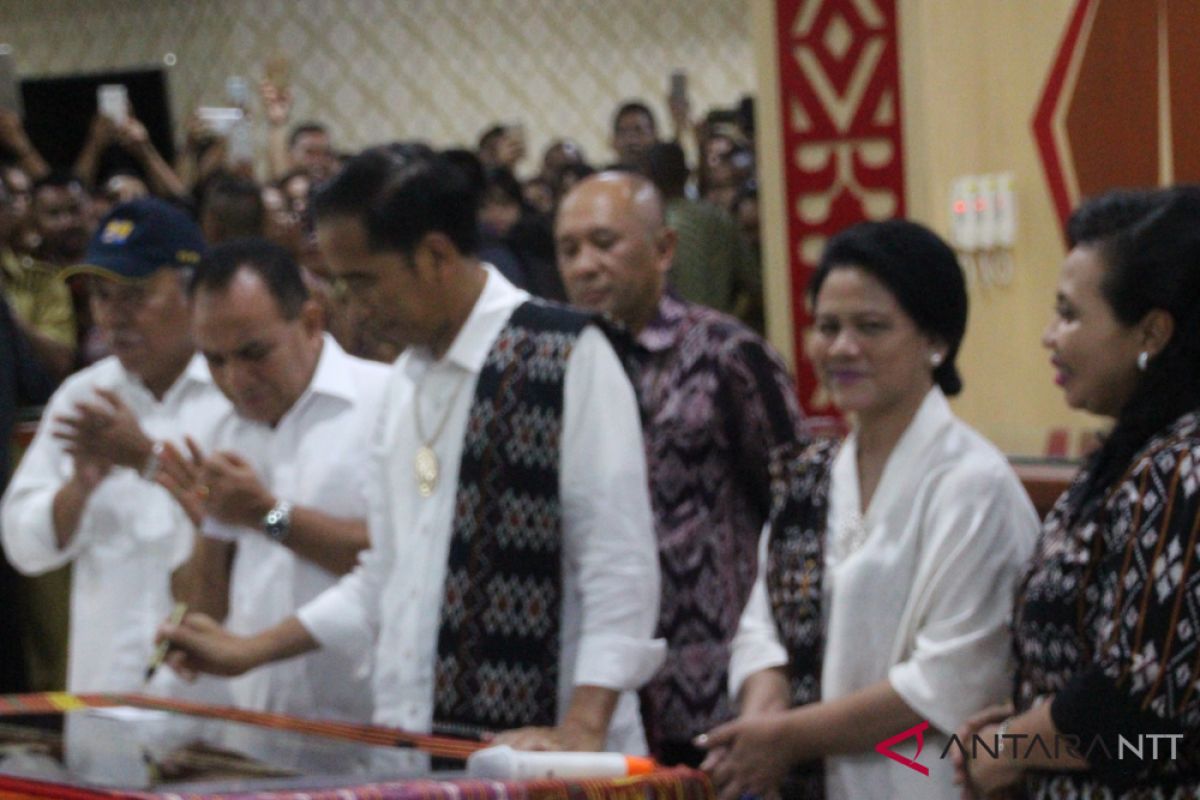 Presiden Jokowi resmikan kantor gubernur NTT