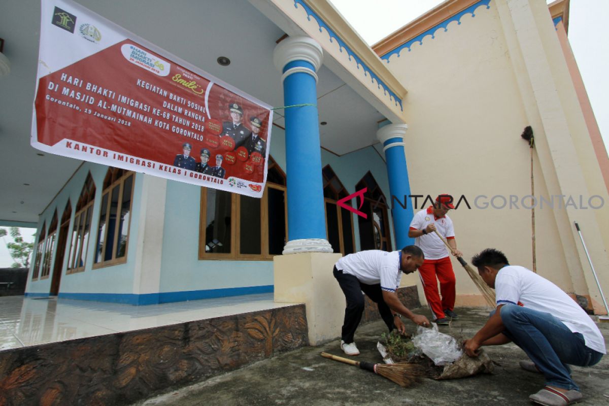 Kanwil Kemenkumhan Bersihkan Rumah Ibadah-Fasilitas Umum