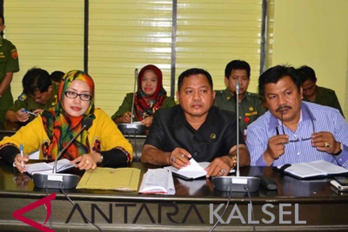 DPRD ajak masyarakat bersatu dan waspada