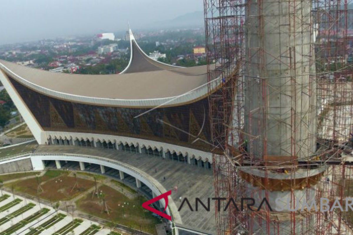 Legislator: menara masjid raya Sumbar harus selesai sesuai jadwal