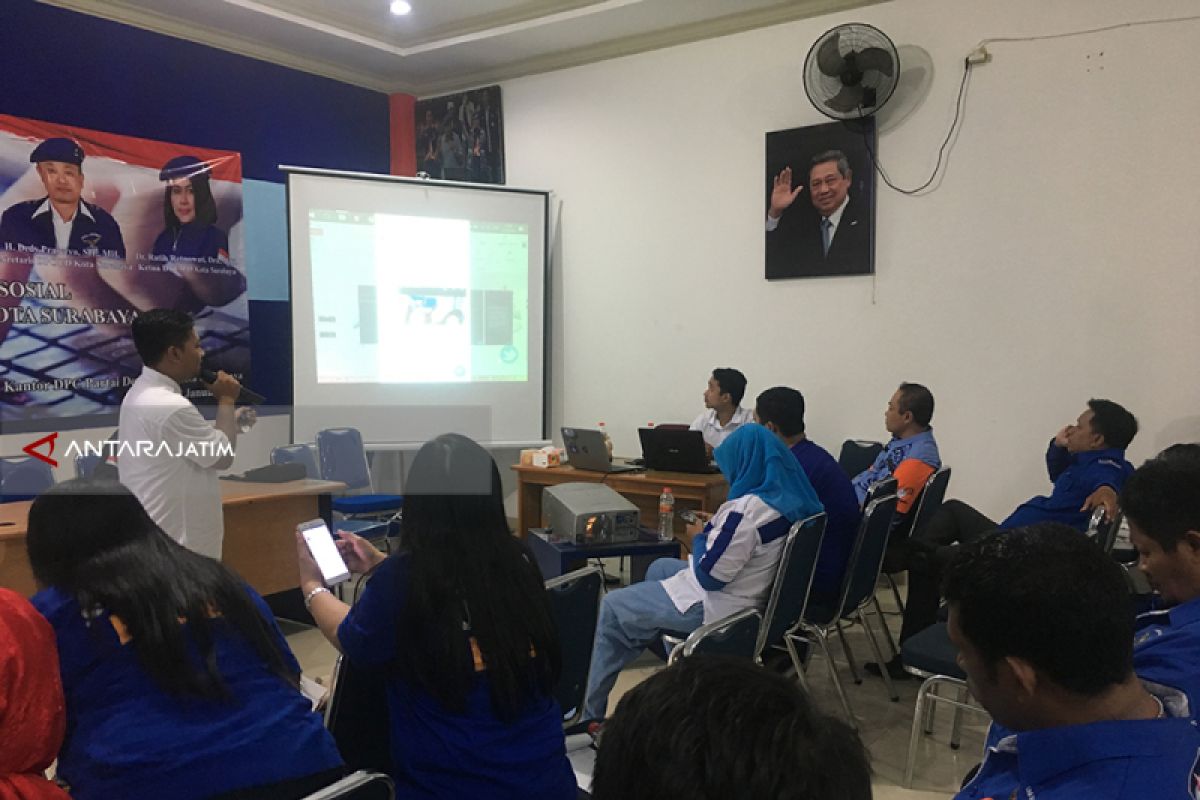Tangkal Hoaks, Puluhan Pengurus DPC Demokrat Surabaya Ikuti Pelatihan Medsos (Video)