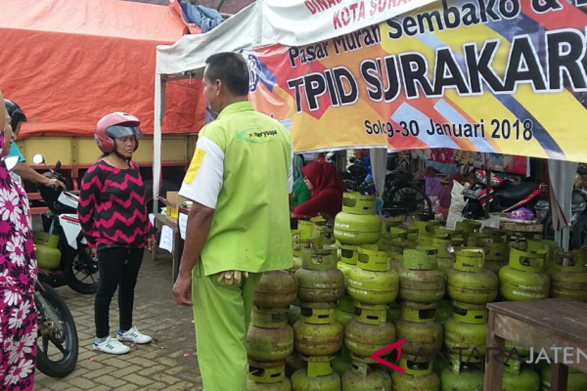 OP di Pasar Legi Surakarta diserbu warga