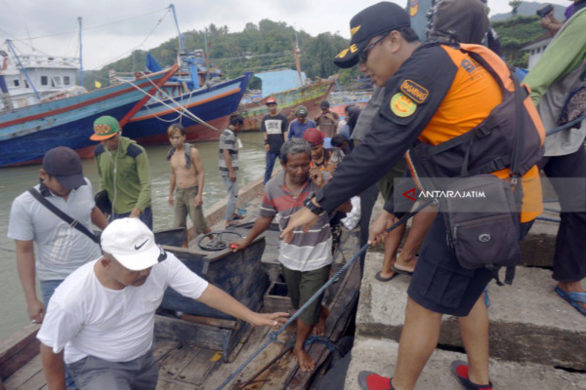 32 ABK KM Astro Berhasil Dievakuasi