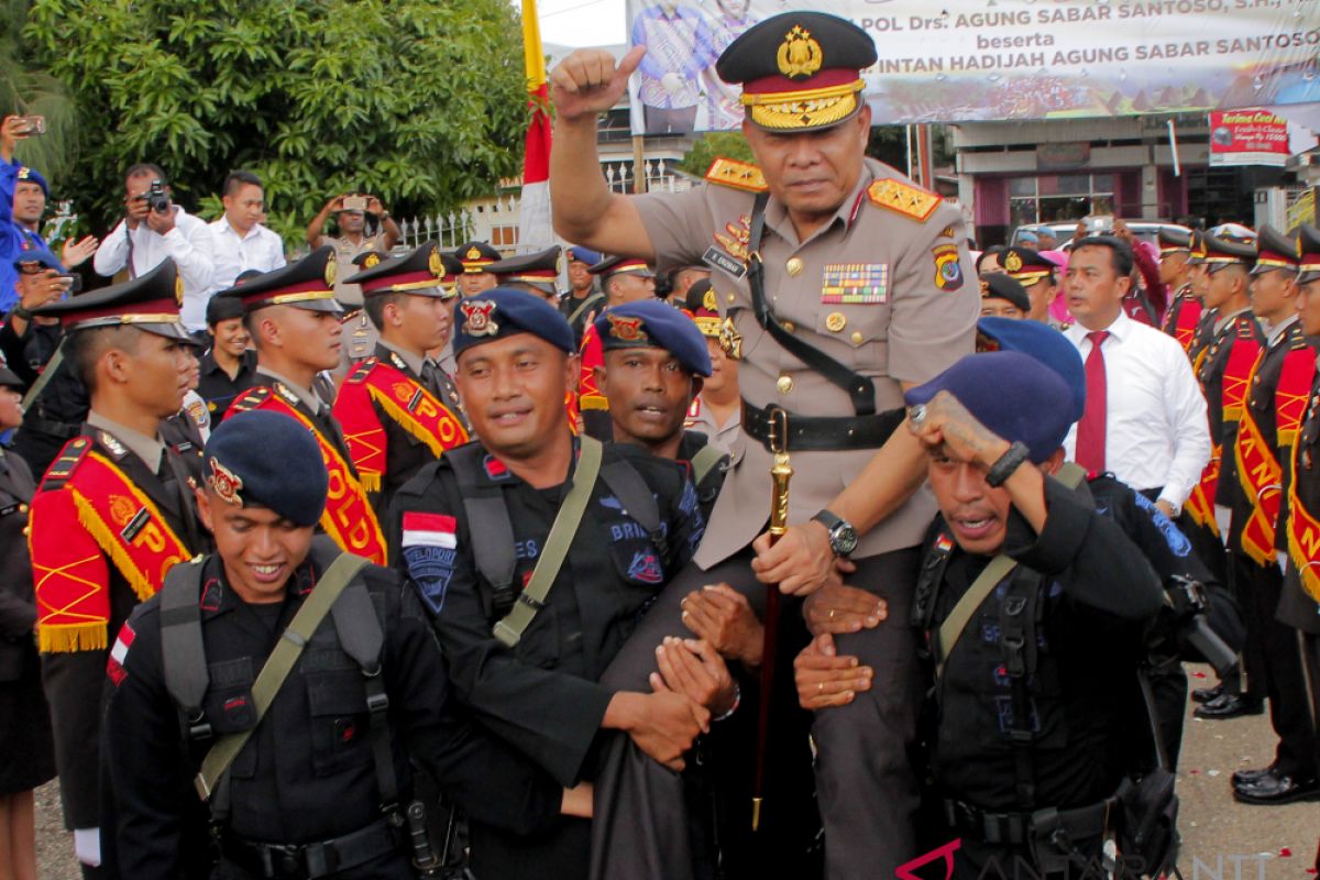 Raja Erizman siap lanjutkan program kapolda lama