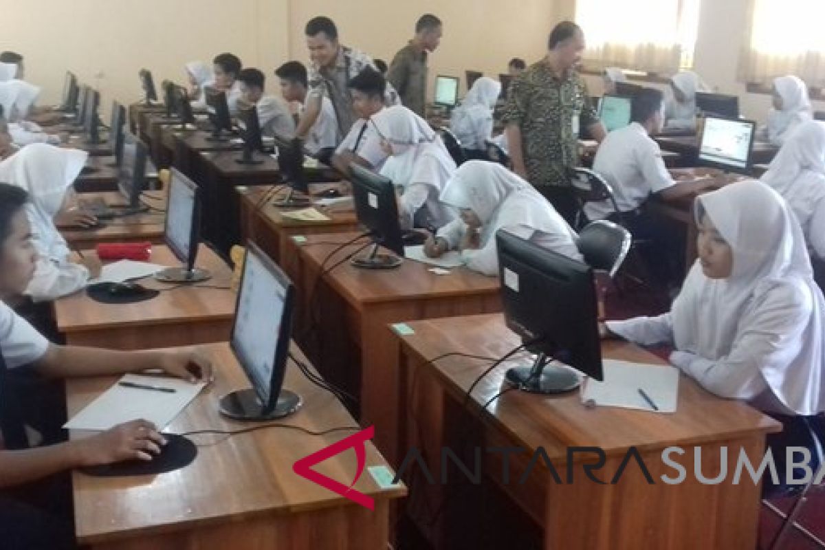 Jumlah Penyelenggara UNBK Tingkat SMP di Pasaman Barat Bertambah